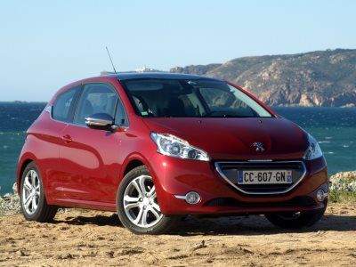 До России добрался Peugeot 208 с «роботом»